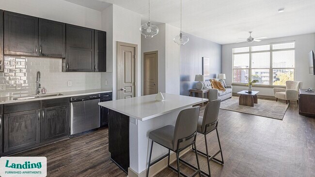 Foto del edificio - 5005 Galleria Dr