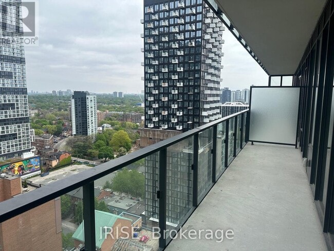 Building Photo - 47 Mutual St