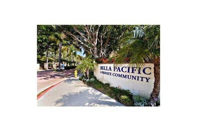 Building Photo - 4829 Bella Pacific Row