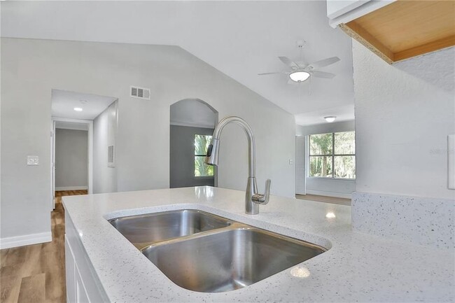 Building Photo - 3550 Country Square Drive Apt #C1124, Carr...
