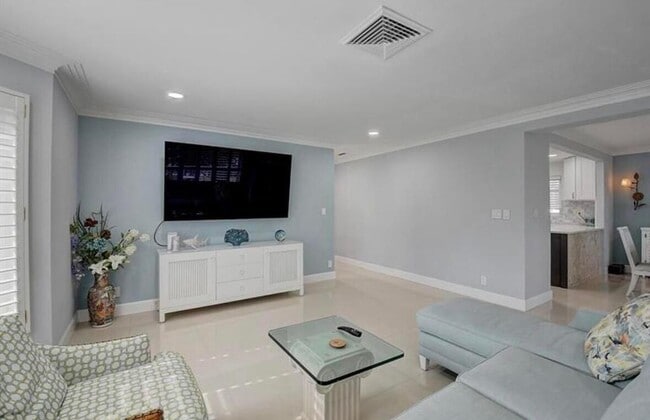 Foto del edificio - 1299 S Ocean Blvd