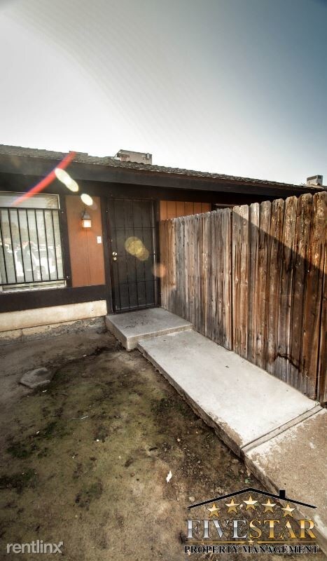 Building Photo - 5809 Nogal Ave