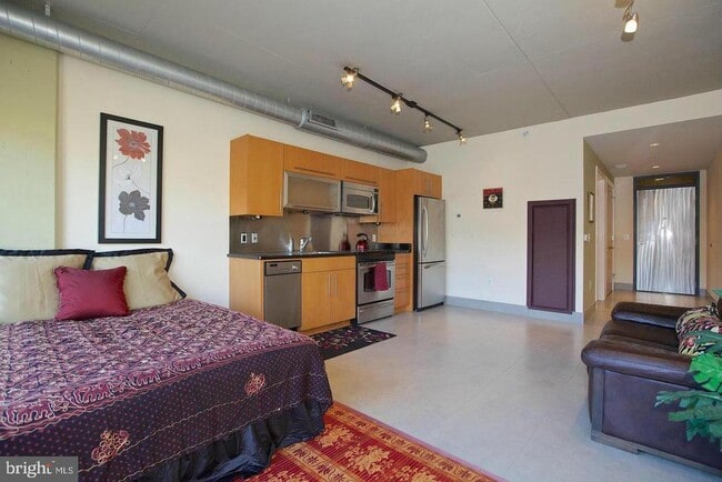 Building Photo - 1133 14th St NW