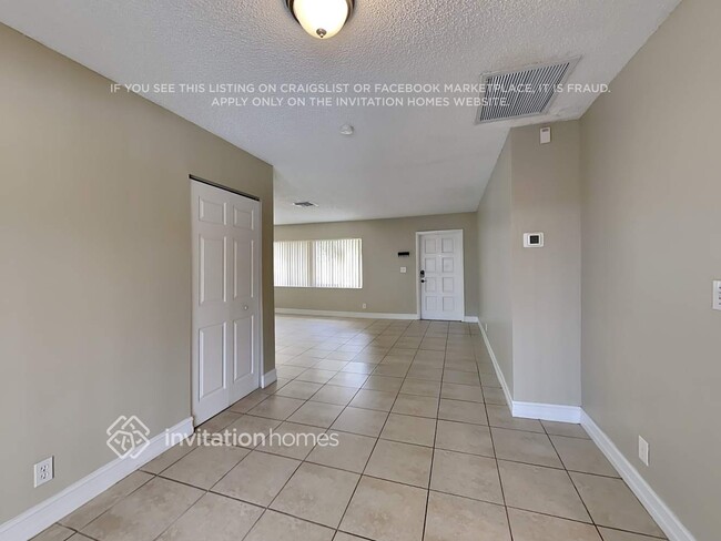 Foto del edificio - 6864 NW 28th Ave