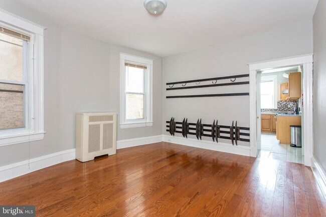 Foto del edificio - 5003 Chester Ave