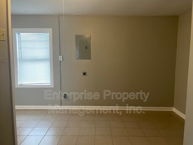 Building Photo - 4659 Honeysuckle Ln