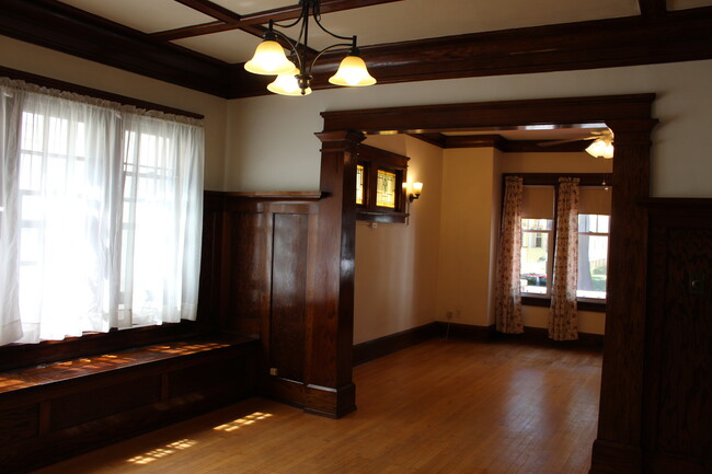 Building Photo - 2942 N Murray Ave