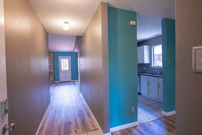 Foto del edificio - 9904 Briar Ridge Dr