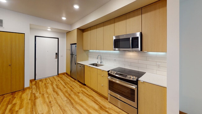 Interior Photo - CityLine