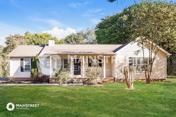 Primary Photo - 4930 CLOVERHILL DR, MURFREESBORO, TN 37128