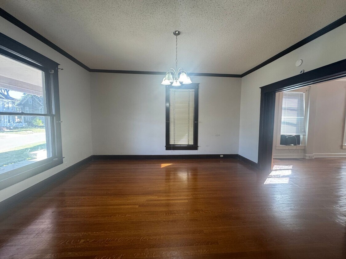 Building Photo - 1311 Carr Ave