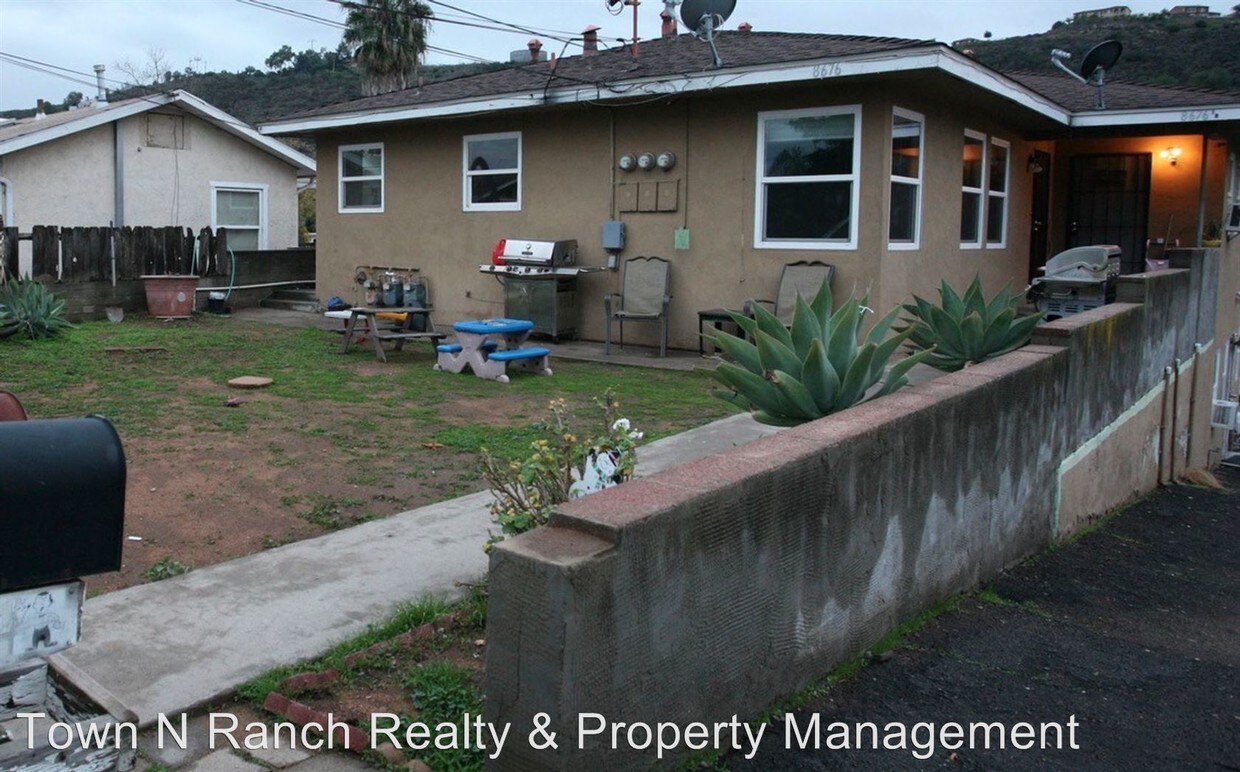 8676 Almond Rd, Lakeside, CA 92040 Room for Rent in Lakeside, CA