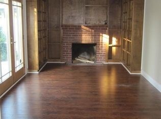 Building Photo - Remodeled home in Carmichael