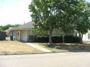 Building Photo - 3305 Fallmeadow St