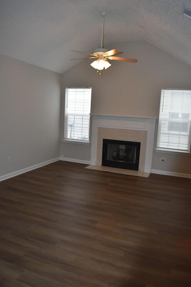 Building Photo - 4420 Summerlin Dr