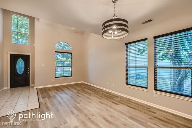 Foto del edificio - 3 br, 2.5 bath House - 987 Oak Lynn Drive ...