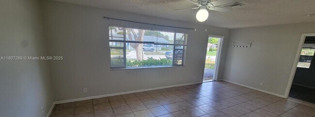 Foto del edificio - 300 SW 32nd Ave