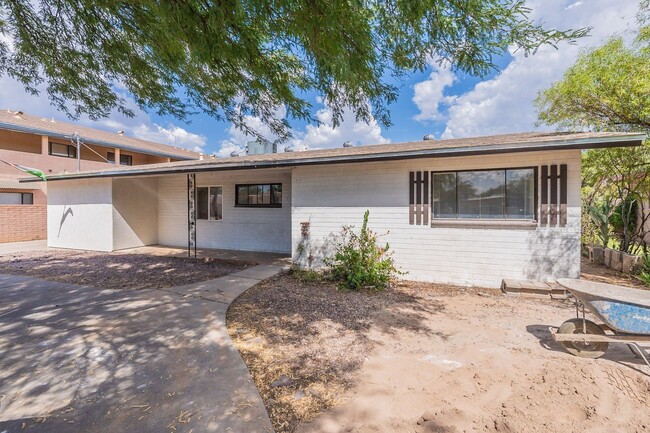 Photo - 2940 N Cherry Ave Apartment