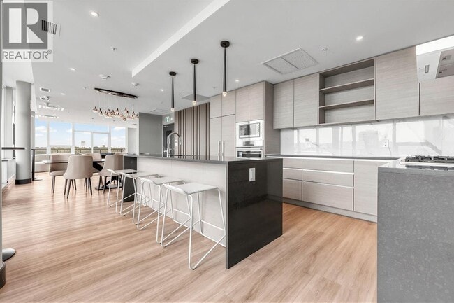 Building Photo - 823 Carnarvon St