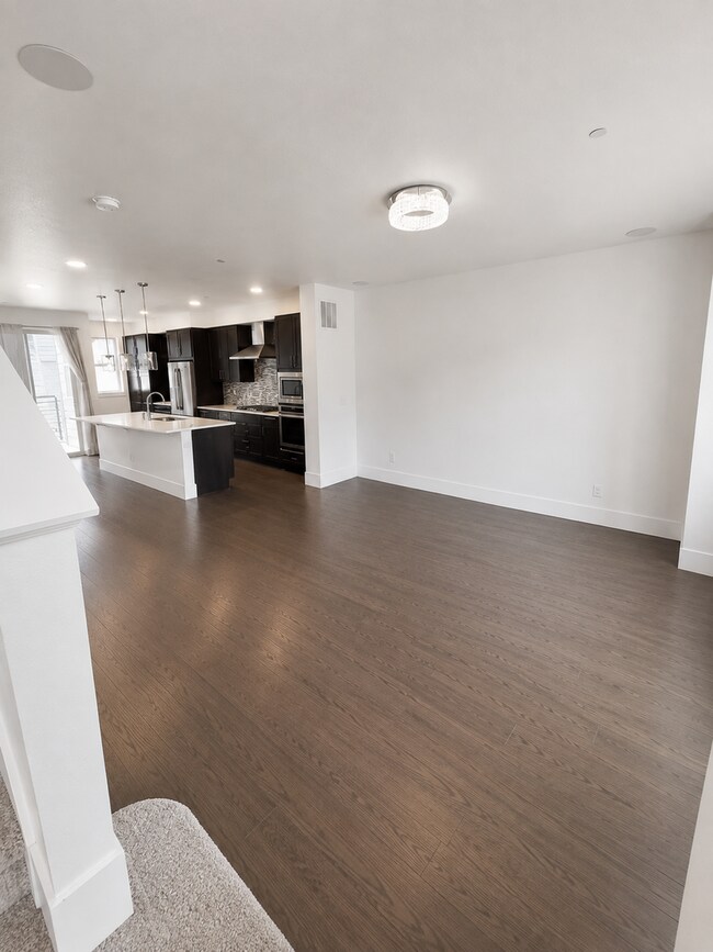 Building Photo - 514 Promenade Dr
