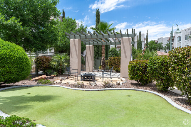 Putting Green - Copperstone Apartments of Las Cruces