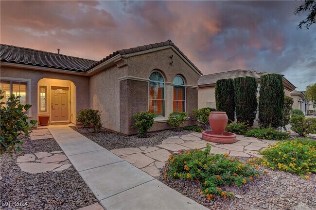 Building Photo - 2295 Potter Lake Ave