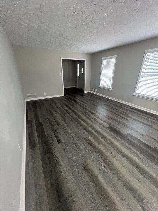 Building Photo - Beautiful cozy 3 bedroom ranch home!