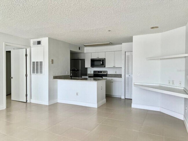 Building Photo - 2218 Grand Cayman Ct