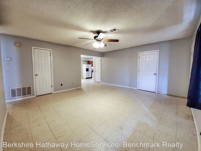 Building Photo - 3 br, 1 bath House - 601 Butler Drive