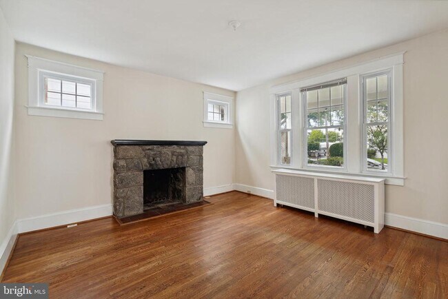 Building Photo - 4226 Fessenden St NW