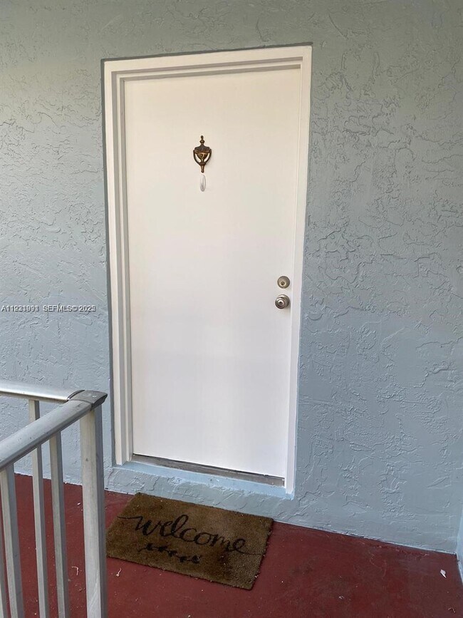 Building Photo - 455 S Pine Island Rd