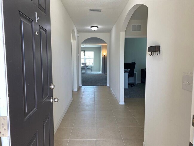 Building Photo - 353 Grande Vista Blvd