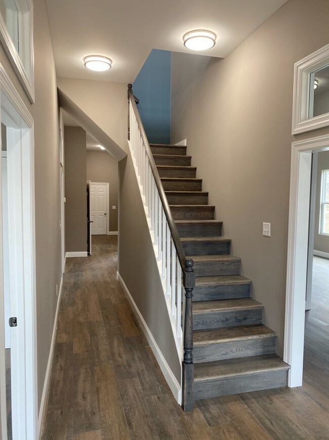 Photo - 9 N Hill St House