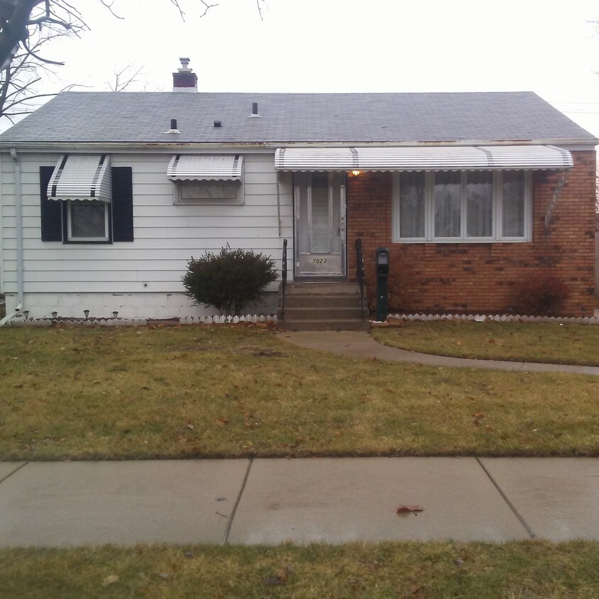 Primary Photo - 7023 Northcote Ave