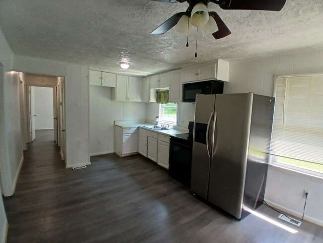 Building Photo - 3 Bedroom Ranch in Mattoponi