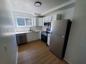 Building Photo - 9 Connaught Ave