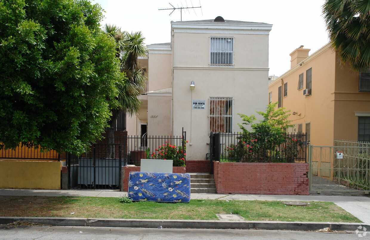Building Photo - 814 S Serrano Ave