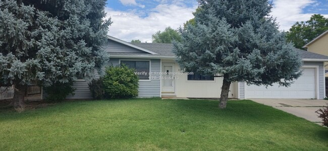 Fruita 3 Bedroom 2 Bath Home with Fenced yard - Fruita 3 Bedroom 2 Bath Home with Fenced yard