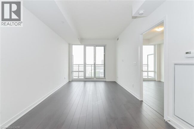 Building Photo - 1005-30 Duke St W