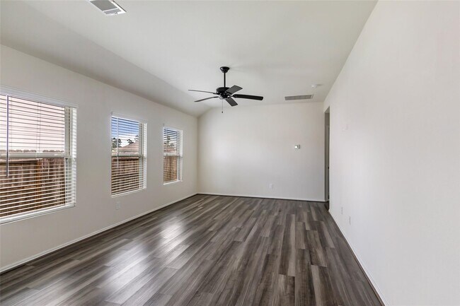 Building Photo - 5858 Rosehill Forest Ln