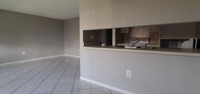 Building Photo - San Paulo Villiage (1-bed / 1-bath)