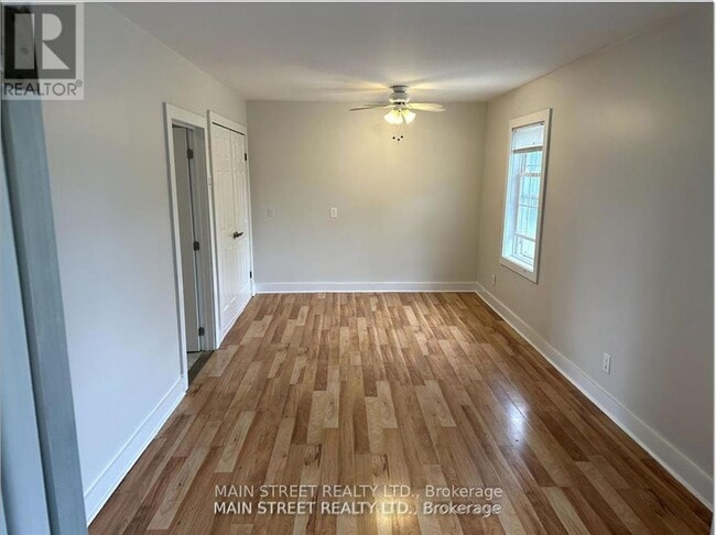 Building Photo - 280-280 Bells Ln