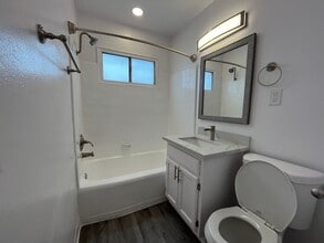 Interior Photo - 7044 Lanewood Ave