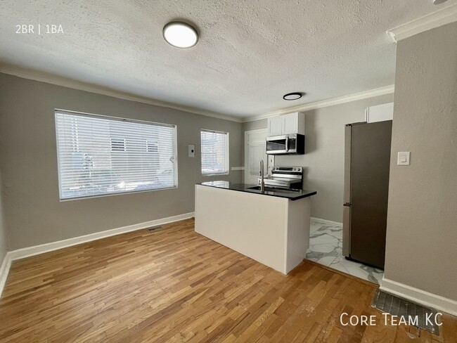 Foto del edificio - 1114 W 45th St
