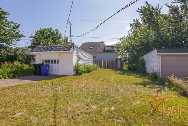 Building Photo - 4661 W 146th St