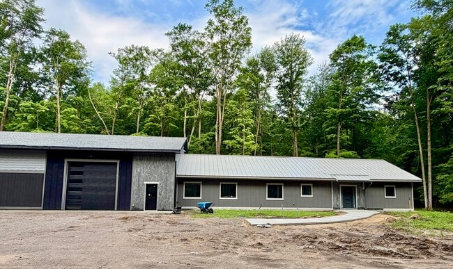 Building Photo - 10671 US 31