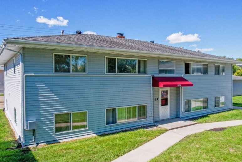 Primary Photo - Cedar Apartments