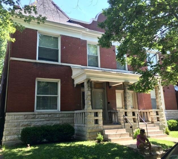Southern facade of the building - 4017 Botanical Avenue