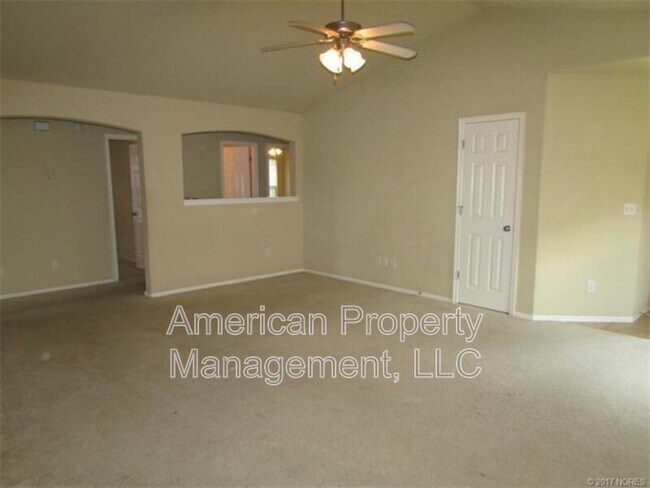 Foto del edificio - 11108 N 143rd E Ave