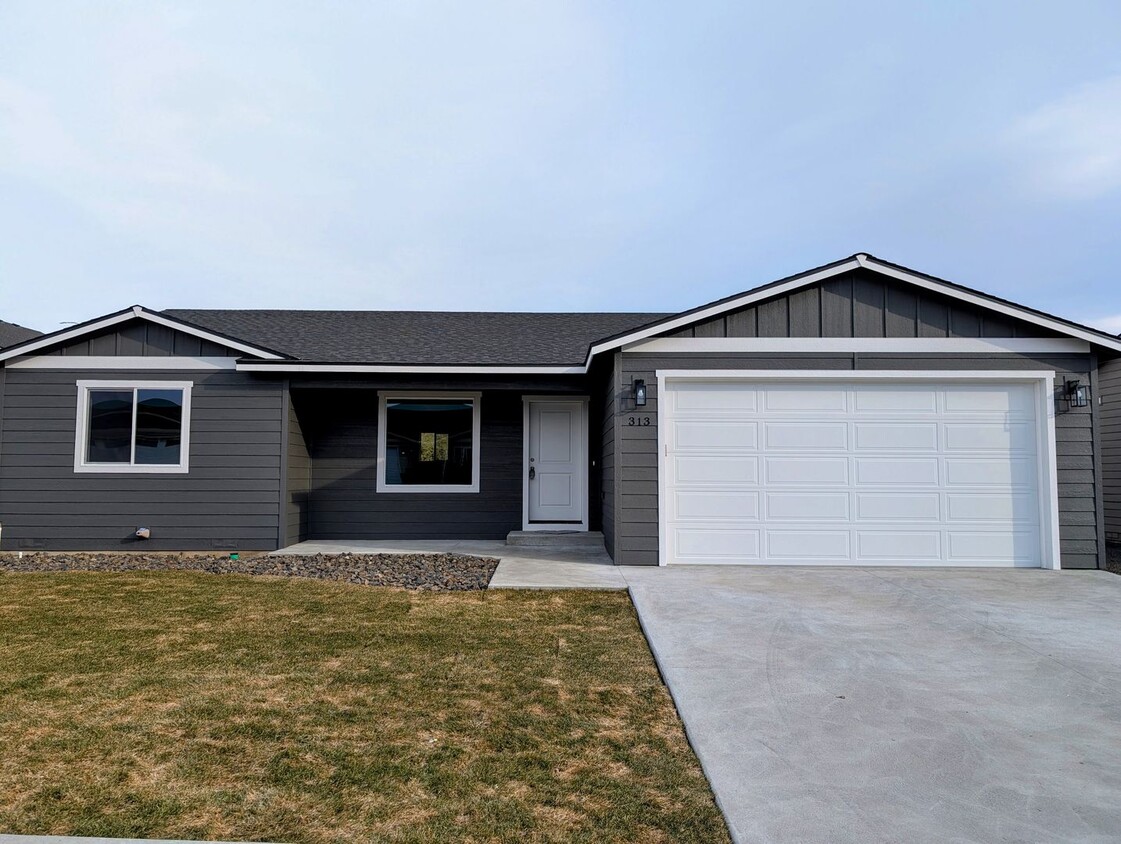 Primary Photo - JUST LISTED: Newly Constructed 3-Bedroom H...